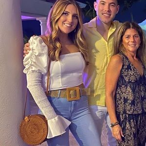 White puff sleeve top